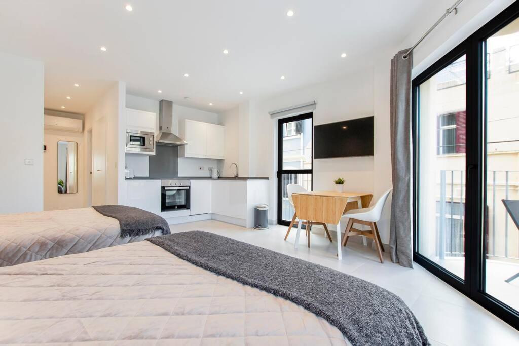 The Residence City Centre - Modern Family Apartment With Rooftop Pool & Terrace - Children Stay For Free Gibraltar Exterior photo
