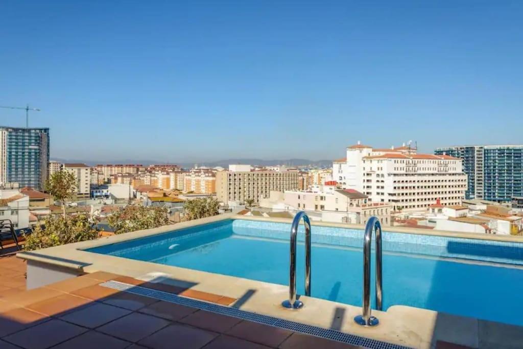 The Residence City Centre - Modern Family Apartment With Rooftop Pool & Terrace - Children Stay For Free Gibraltar Exterior photo