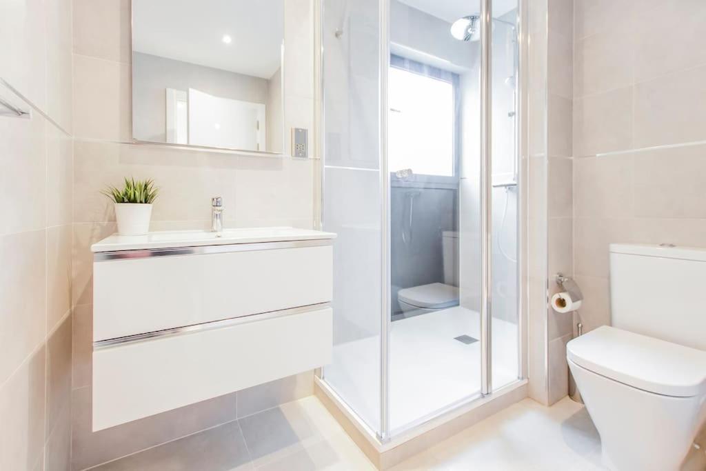 The Residence City Centre - Modern Family Apartment With Rooftop Pool & Terrace - Children Stay For Free Gibraltar Exterior photo
